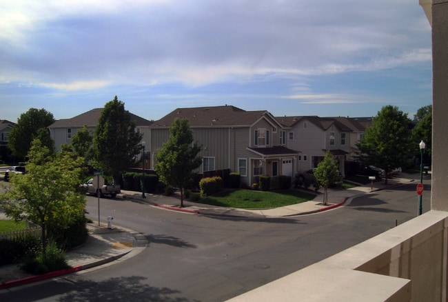 1040 Campoy St in Santa Rosa, CA - Building Photo - Building Photo