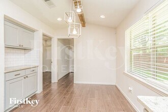 1005 Gracelane Dr in Desoto, TX - Building Photo - Building Photo
