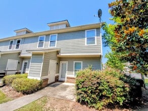 203 Oconee River Cir in Athens, GA - Building Photo - Building Photo