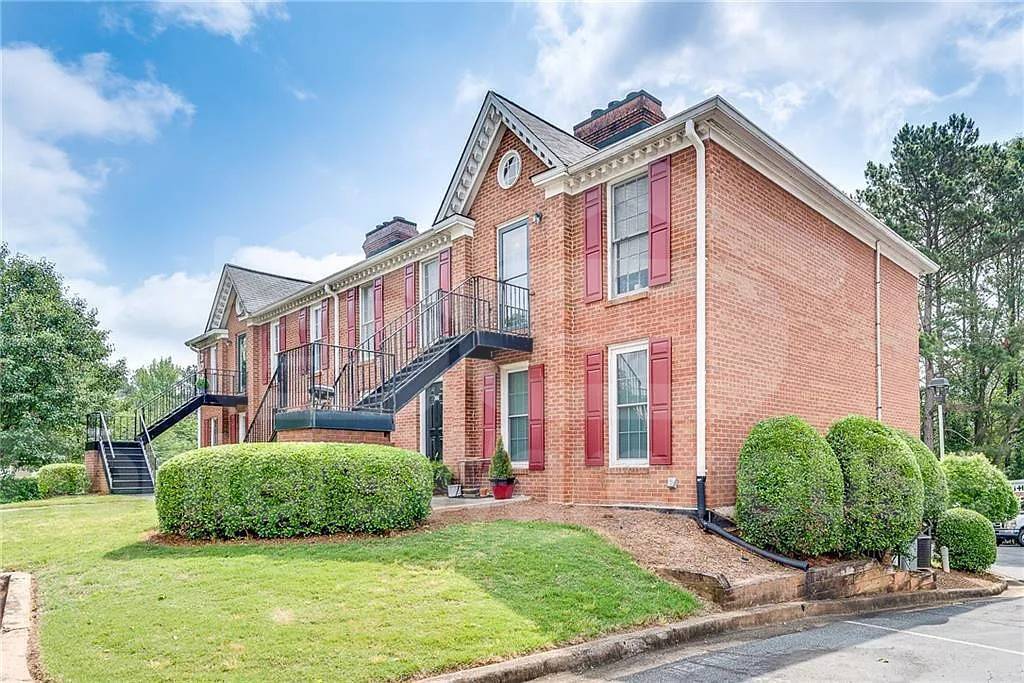 1166 Booth Rd in Marietta, GA - Building Photo