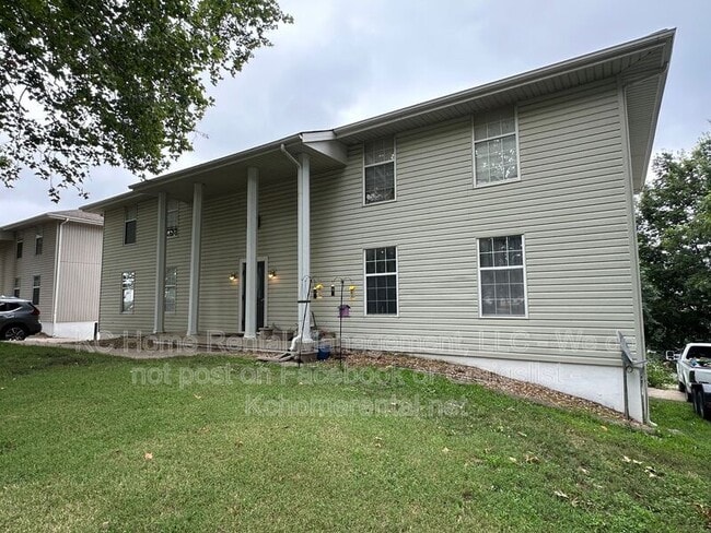 211 Barr Rd in Grain Valley, MO - Building Photo - Building Photo