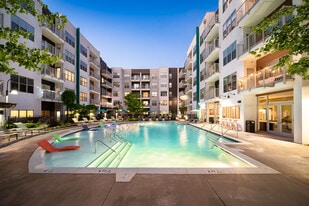 Stacks on Main in Nashville, TN - Building Photo