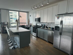 701 S Wells St, Unit 2306 in Chicago, IL - Building Photo - Building Photo