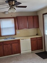 76 William St in East Hartford, CT - Foto de edificio - Building Photo