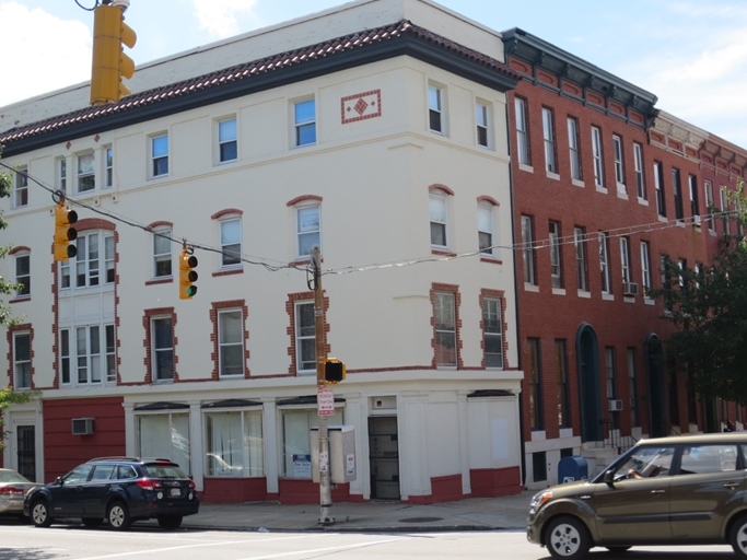 37 E 21st St in Baltimore, MD - Building Photo