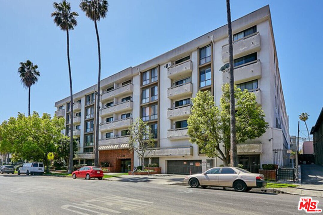 533 S St Andrews Pl in Los Angeles, CA - Building Photo