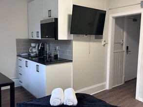 25 Russell Ave, Unit SI ID1506203P in Ottawa, ON - Building Photo - Building Photo