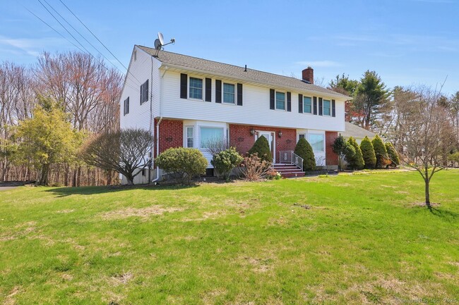 96 Neill Dr in Watertown, CT - Building Photo - Building Photo