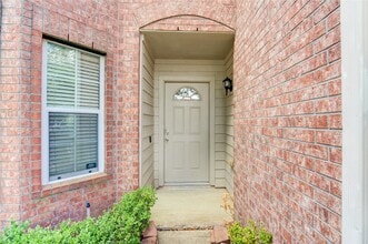 5711 Kenwood in Missouri City, TX - Building Photo - Building Photo