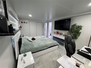 879 E 28th St in Hialeah, FL - Building Photo - Building Photo