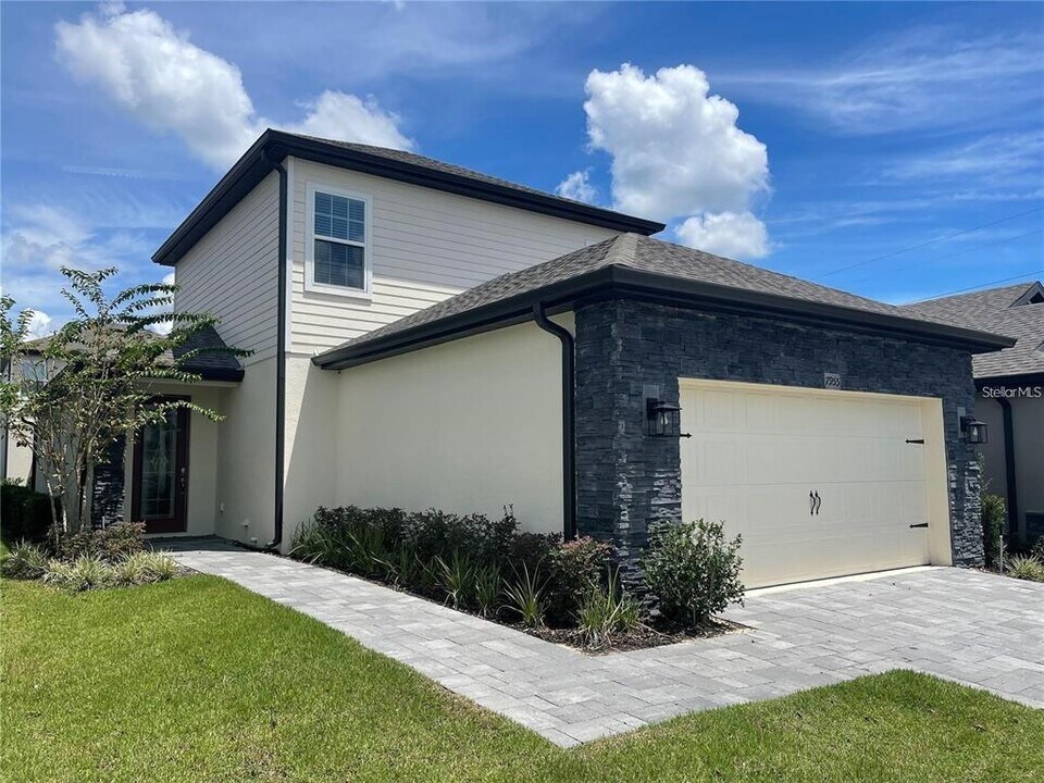 7955 Boyden Way in Kissimmee, FL - Building Photo