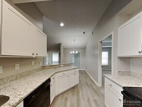 11261 Salt Pond Dr E in Jacksonville, FL - Building Photo - Building Photo