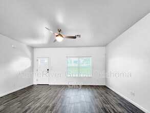 316 W 3rd St in Arcadia, OK - Foto de edificio - Building Photo