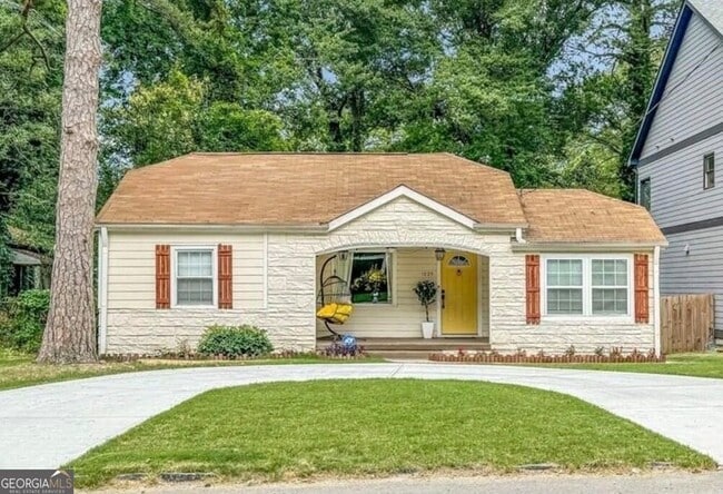property at 1225 Graymont Dr SW