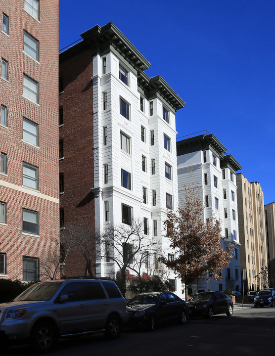 2123 California St NW in Washington, DC - Building Photo