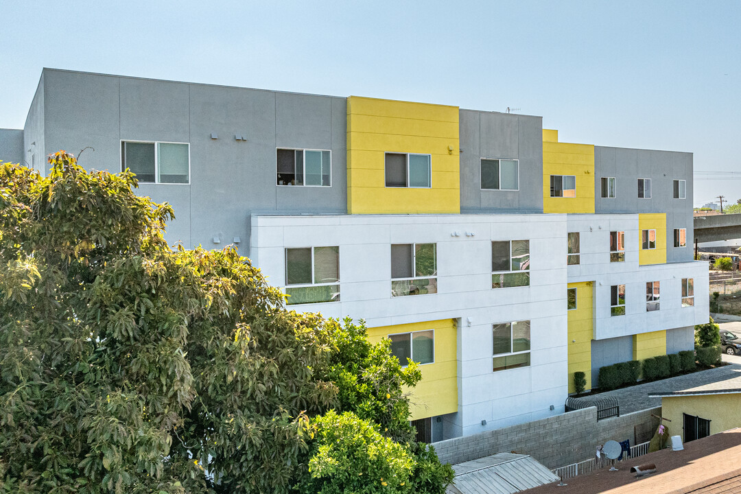 Aster Apartments in Los Angeles, CA - Building Photo