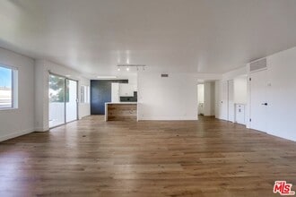 435 N Oakhurst Dr in Beverly Hills, CA - Foto de edificio - Building Photo