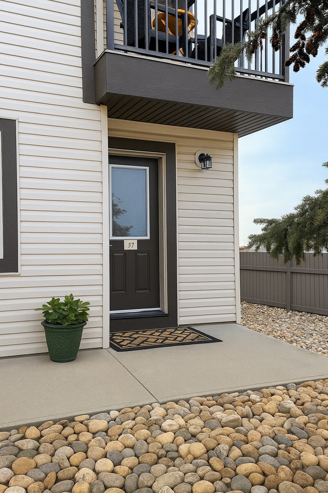 property at 604-662 62 St SW