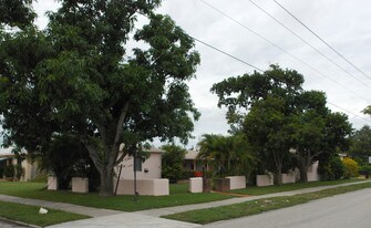 1901 Dewey St in Hollywood, FL - Building Photo