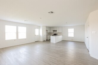 411 Filibusters Trail in San Antonio, TX - Foto de edificio - Building Photo