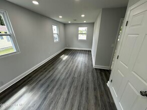 105 Floyd Ln in Little Egg Harbor Township, NJ - Building Photo - Building Photo