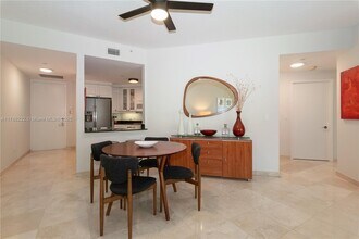 715 Crandon Blvd in Key Biscayne, FL - Building Photo - Building Photo