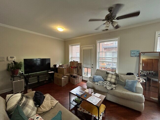 property at 1621 W Wallen Ave