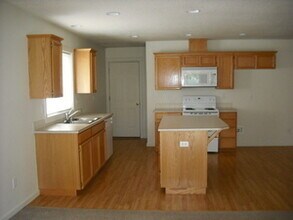 9919 NE 65th St in Vancouver, WA - Building Photo - Building Photo