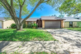 14315 Swanfield Dr in Houston, TX - Building Photo