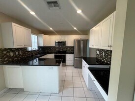 3228 Jog Park Dr in Greenacres, FL - Building Photo
