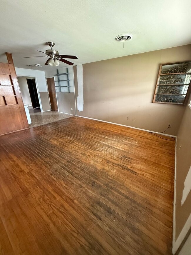821 N Dwight St in Pampa, TX - Building Photo - Building Photo