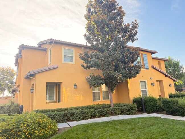 8090 Cornwall Ct in Rancho Cucamonga, CA - Foto de edificio - Building Photo