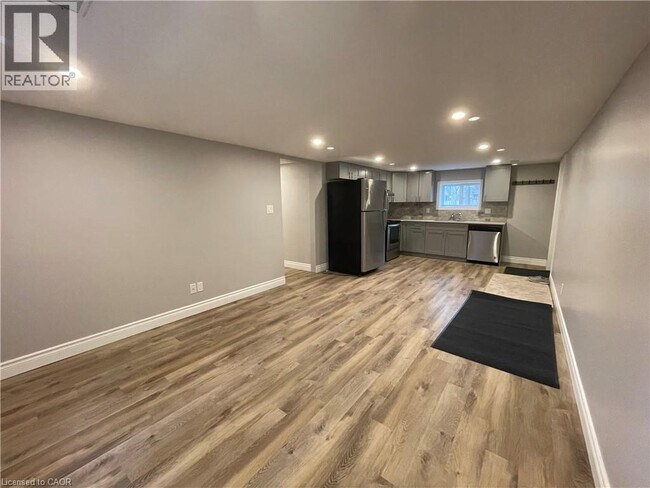 124 Forest Hill Dr in Kitchener, ON - Building Photo - Building Photo