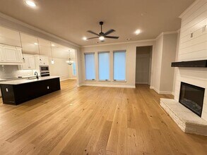 541 Molly Ln in Keene, TX - Building Photo - Building Photo