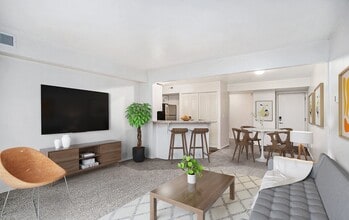 West Hampton Park Apartment Homes in Elkhorn, NE - Building Photo - Building Photo
