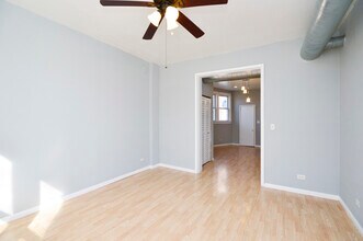 1154 W 17th St, Unit #1 in Chicago, IL - Foto de edificio - Building Photo