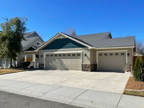 715 S Trunnel Ave in Meridian, ID - Building Photo - Building Photo