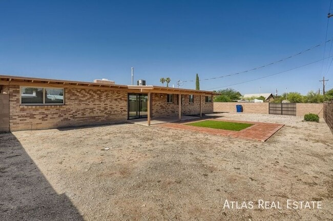 8835 E Bluefield St in Tucson, AZ - Building Photo - Building Photo