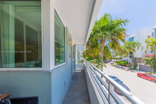 7800 Collins Ave in Miami, FL - Building Photo - Building Photo