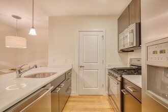 65 Beacon St in Somerville, MA - Building Photo - Building Photo