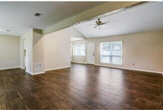 13822 Wickersham Ln in Houston, TX - Building Photo - Building Photo