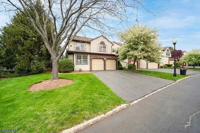 2301 Vroom Dr in Bridgewater, NJ - Building Photo - Building Photo