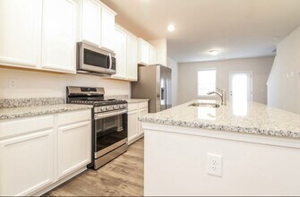 107 Cedar Oak Ln in Greenville, SC - Building Photo - Building Photo