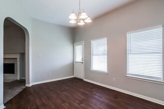 5311 Lost Cove Ln in Spring, TX - Foto de edificio - Building Photo