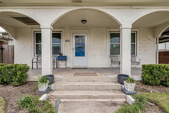 4015 Lamar St in Houston, TX - Building Photo - Building Photo