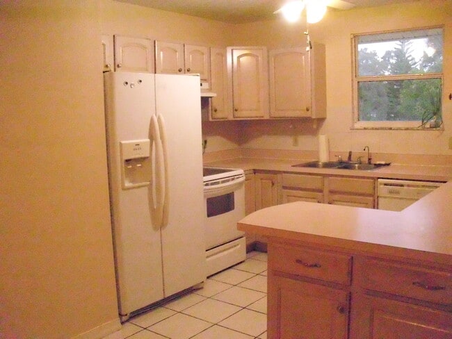 1662 Drew St in Clearwater, FL - Foto de edificio - Building Photo