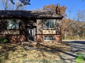 9120 W 78th St in Overland Park, KS - Building Photo