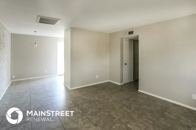 8209 S 24th Way in Phoenix, AZ - Building Photo - Building Photo