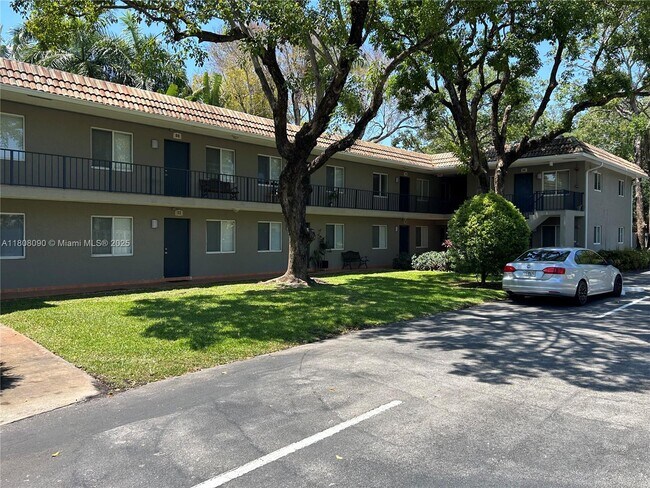 1111 SW 4th St in Fort Lauderdale, FL - Building Photo - Building Photo