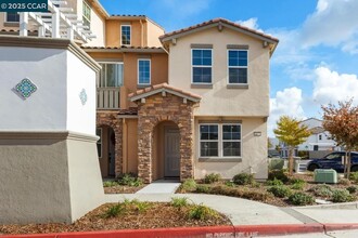 4470 Louvre Ln in Sacramento, CA - Building Photo - Building Photo